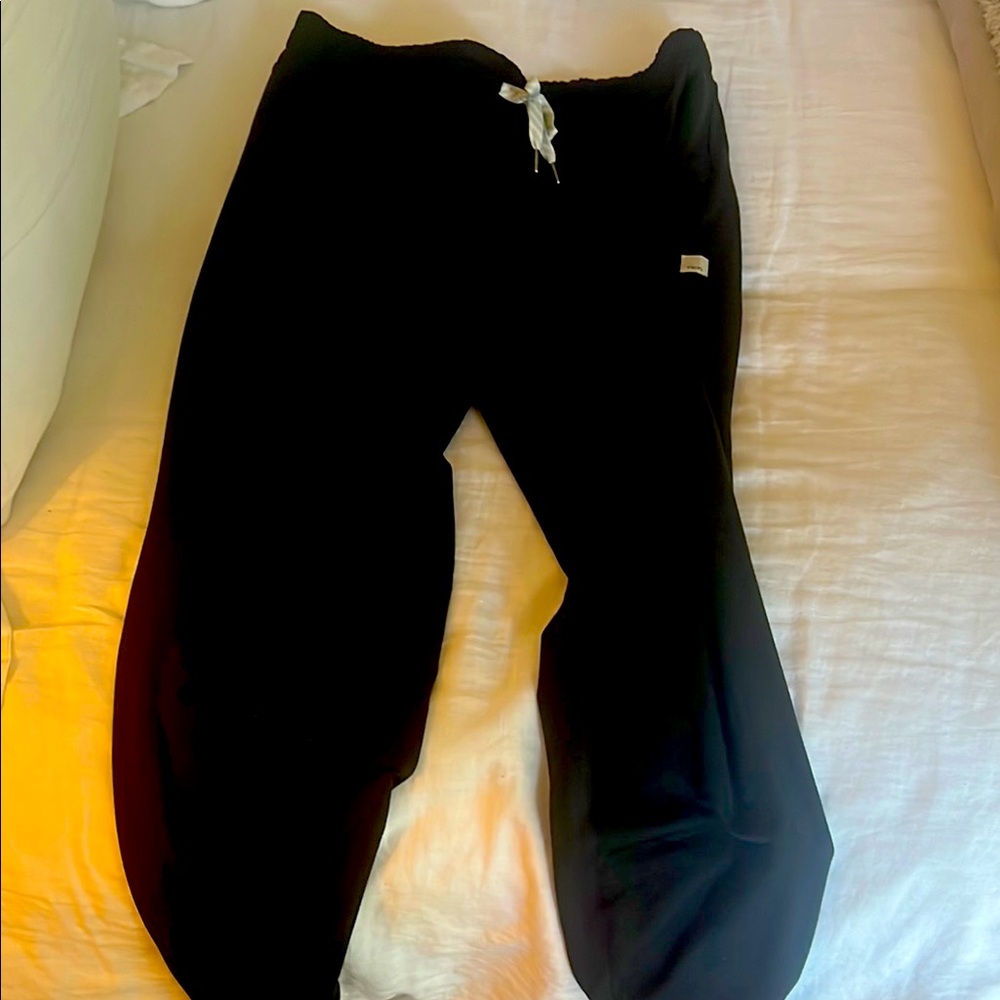 Vuori women’s performance Jogger Pants